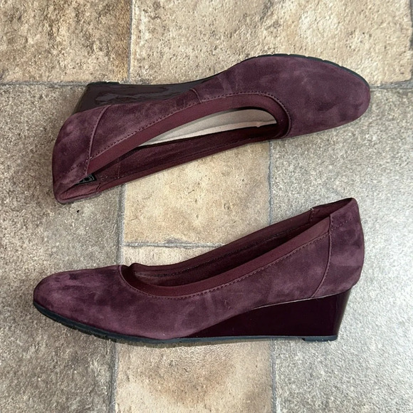 Clarks Size 8 - Picture 2 of 8